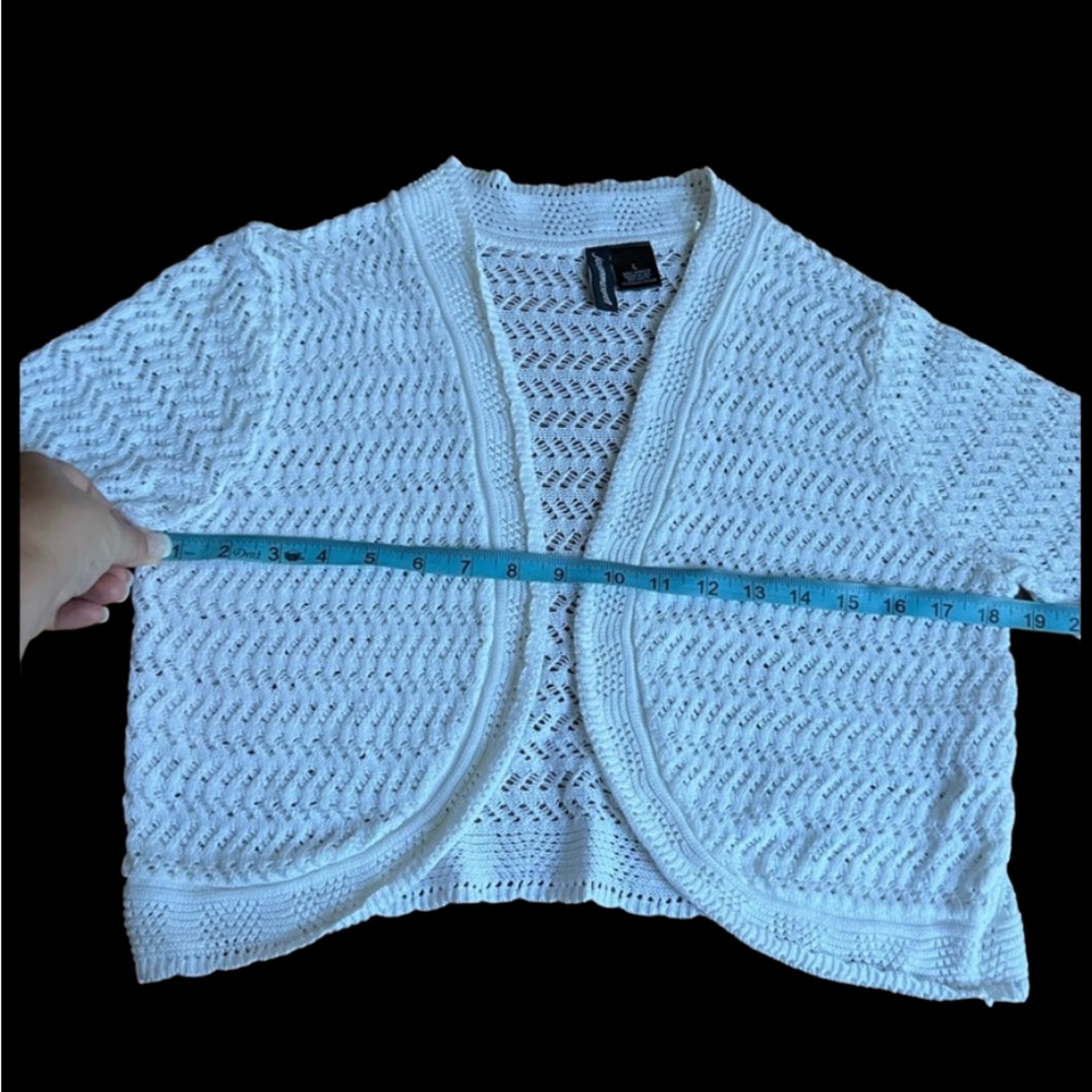 White Knit Shrug Size L - Picture 3 of 3